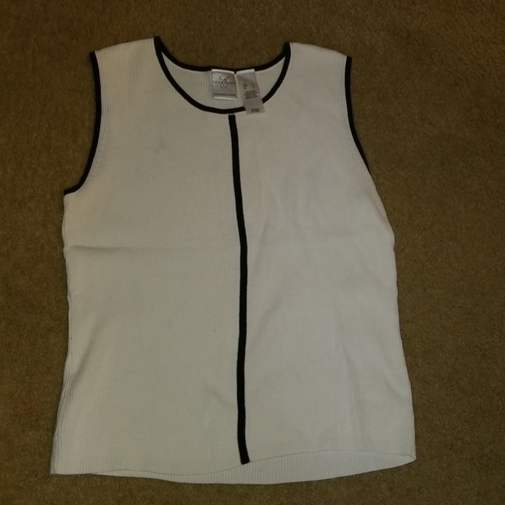 5/$25Sleeveless sweater - Picture 2 of 3